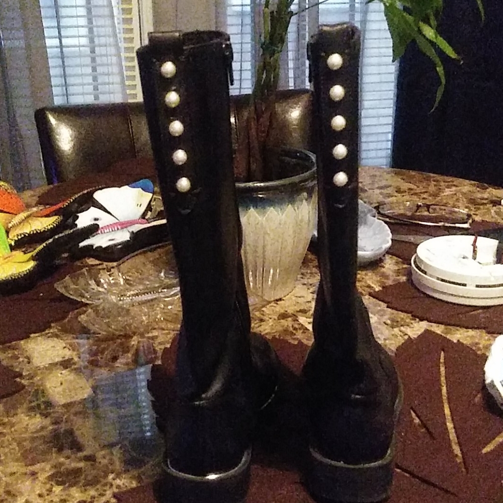 Girl black boots